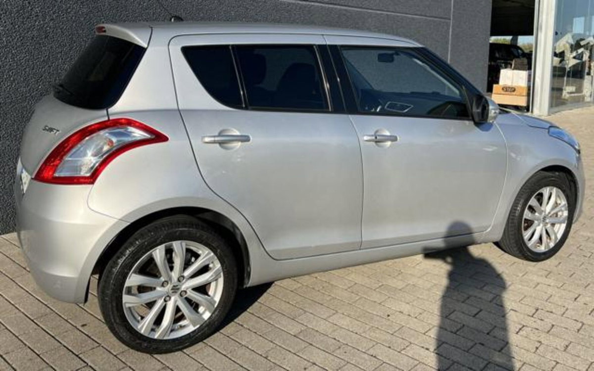 Suzuki Swift 1.2 VVT 5 porte B-Top (8)