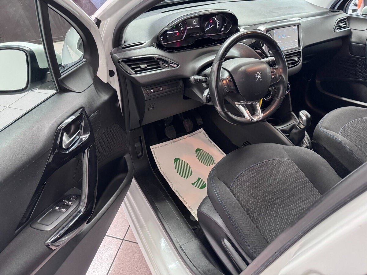 Peugeot 208 82 5 porte Access (11)