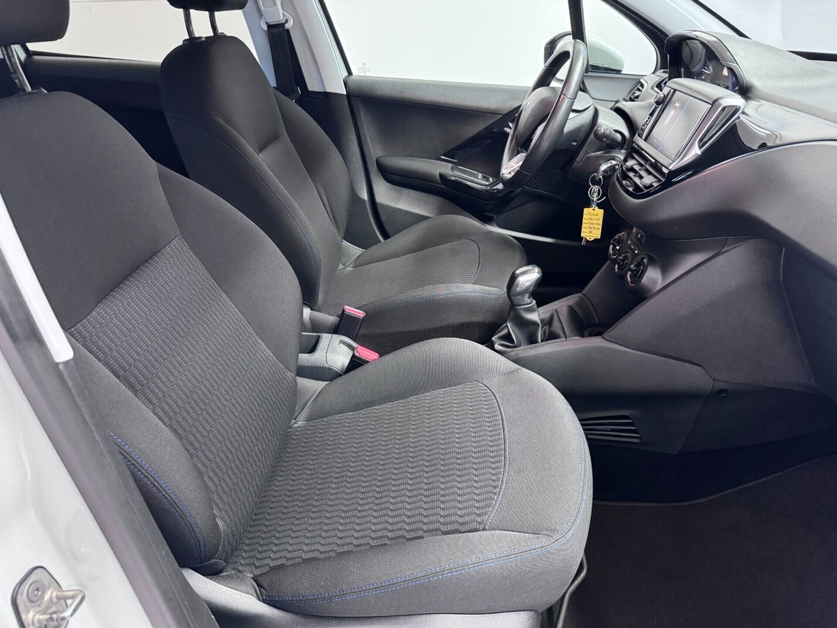 Peugeot 208 82 5 porte Access (20)