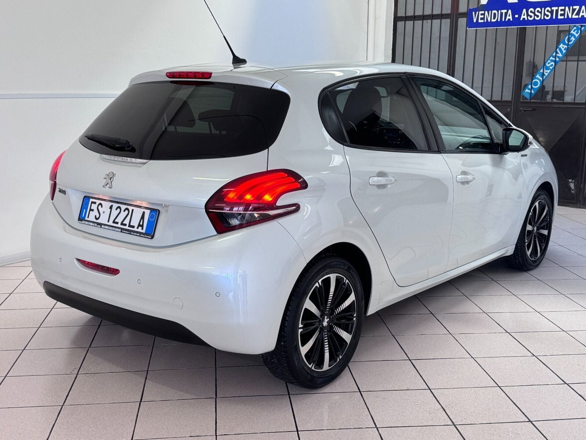 Peugeot 208 82 5 porte Access (5)