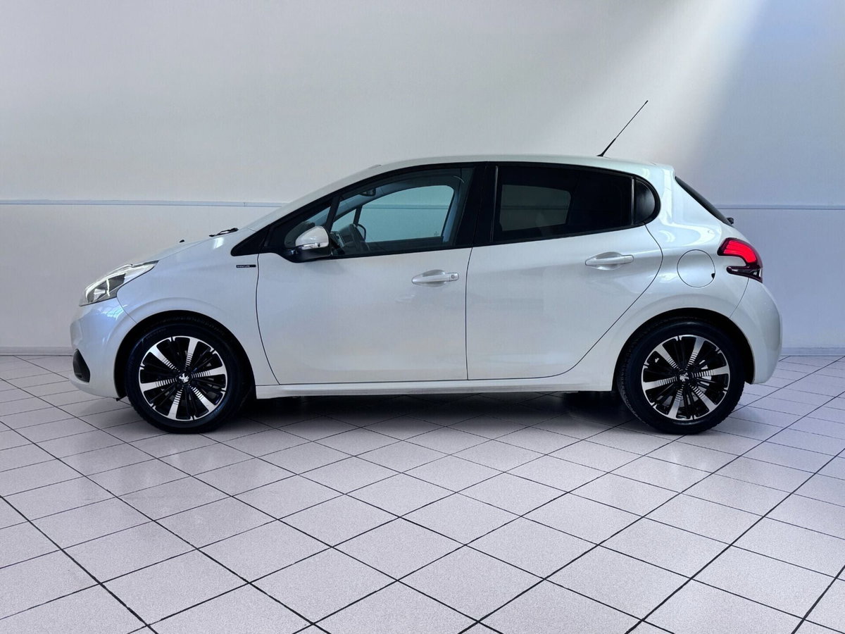 Peugeot 208 82 5 porte Access (8)