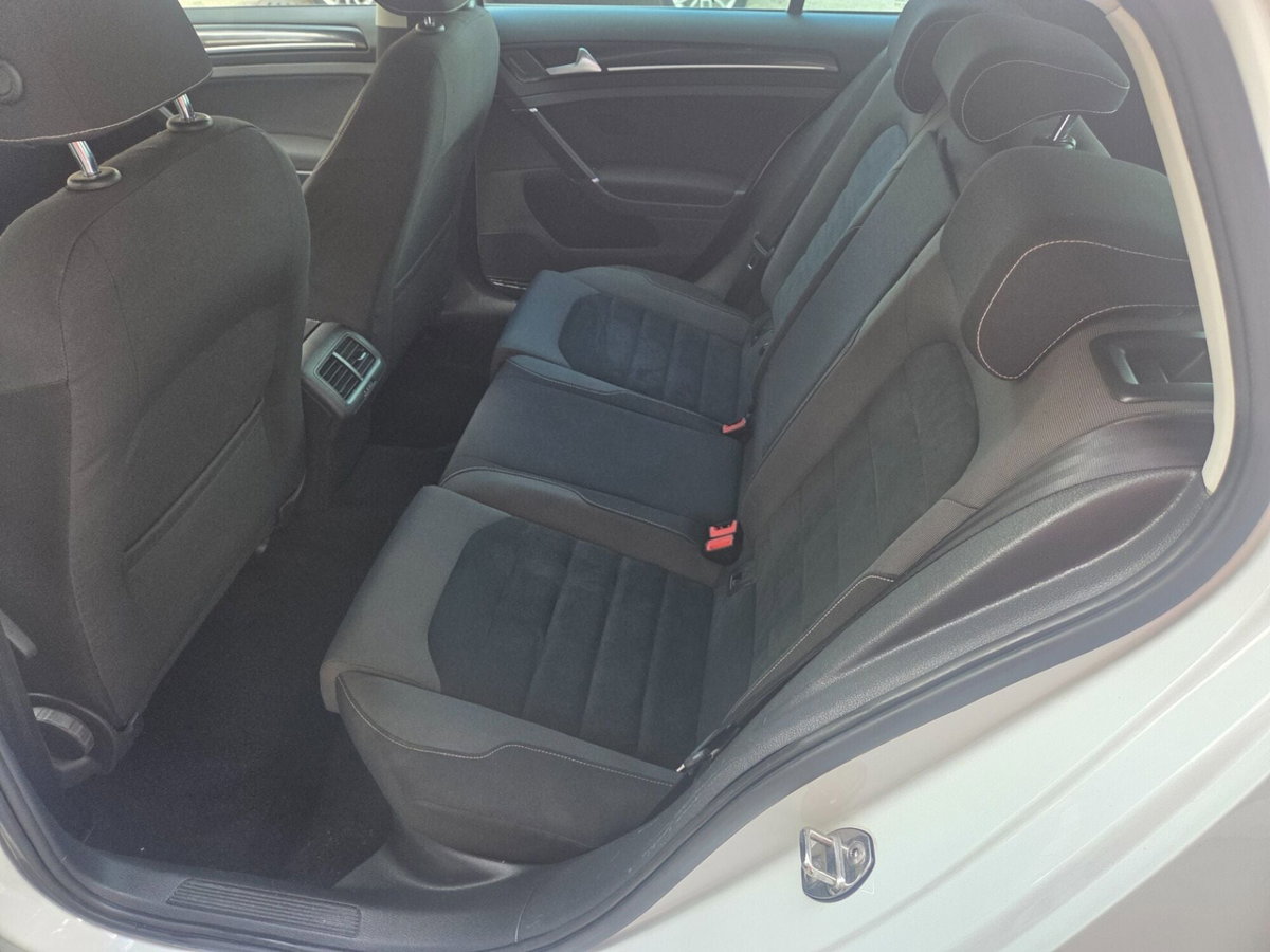 Volkswagen Golf 2.0 TDI 5p. Highline BlueMotion Technology (14)