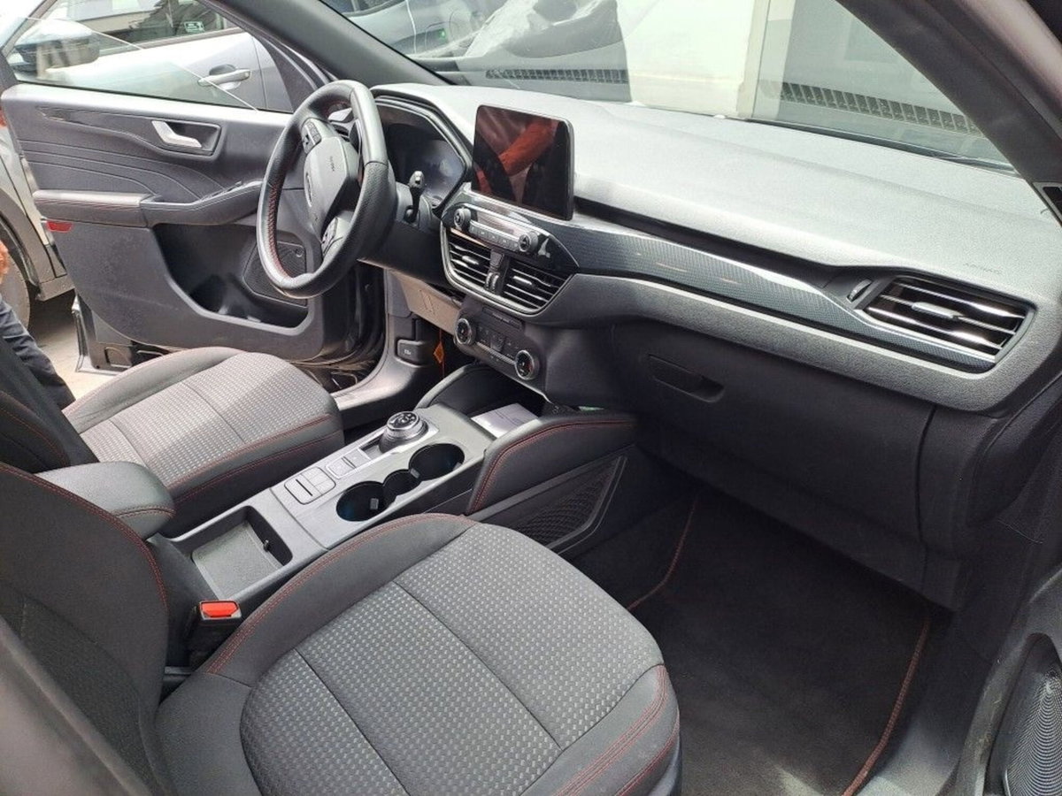 Ford Kuga 1.5 EcoBlue 120 CV 2WD ST-Line (5)