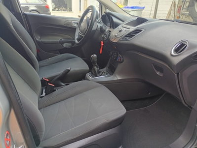 Ford Fiesta 1.5 TDCi 75CV 5 porte (8)