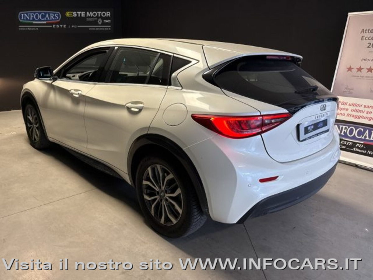 Infiniti Q30 1.5 diesel DCT Premium (2)