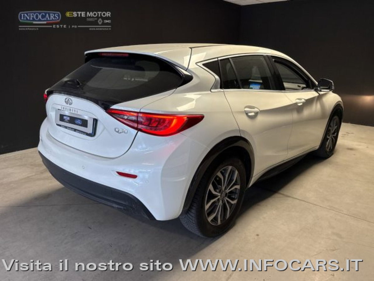 Infiniti Q30 1.5 diesel DCT Premium (4)