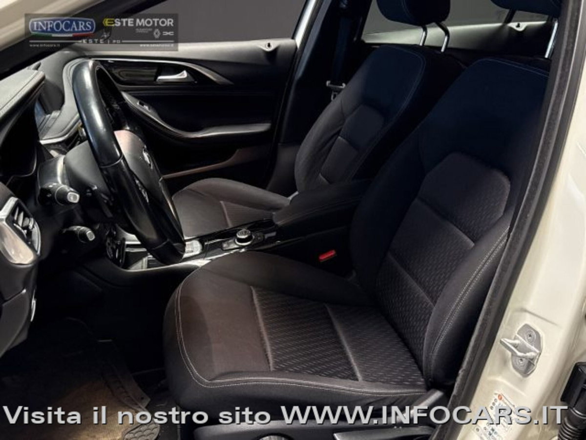 Infiniti Q30 1.5 diesel DCT Premium (5)