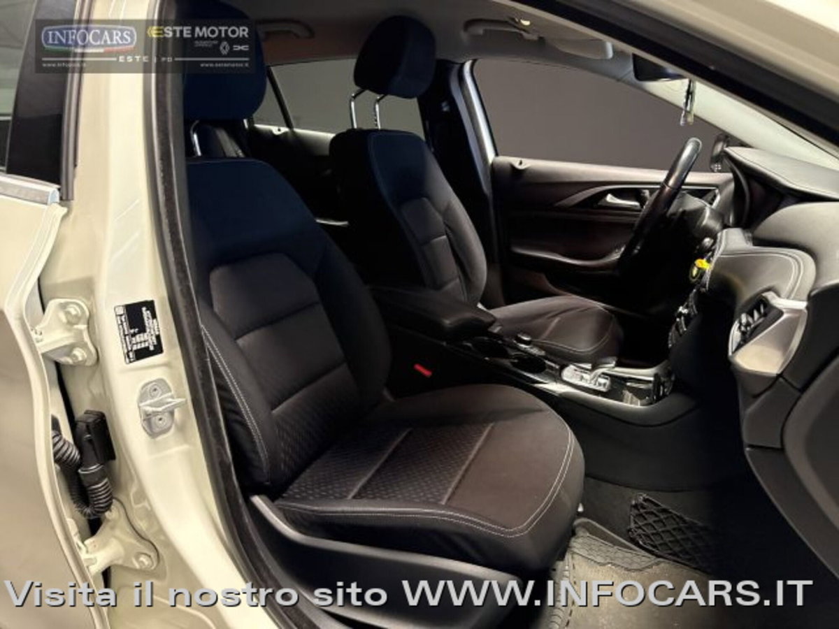 Infiniti Q30 1.5 diesel DCT Premium (6)