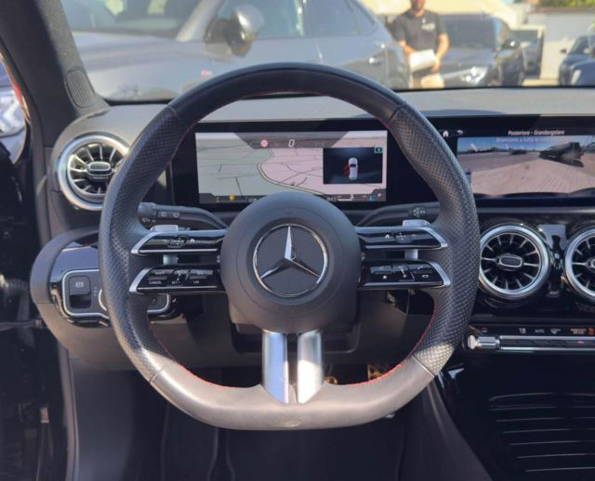 Mercedes-Benz Classe A 200 d AMG Line Premium Plus auto (11)