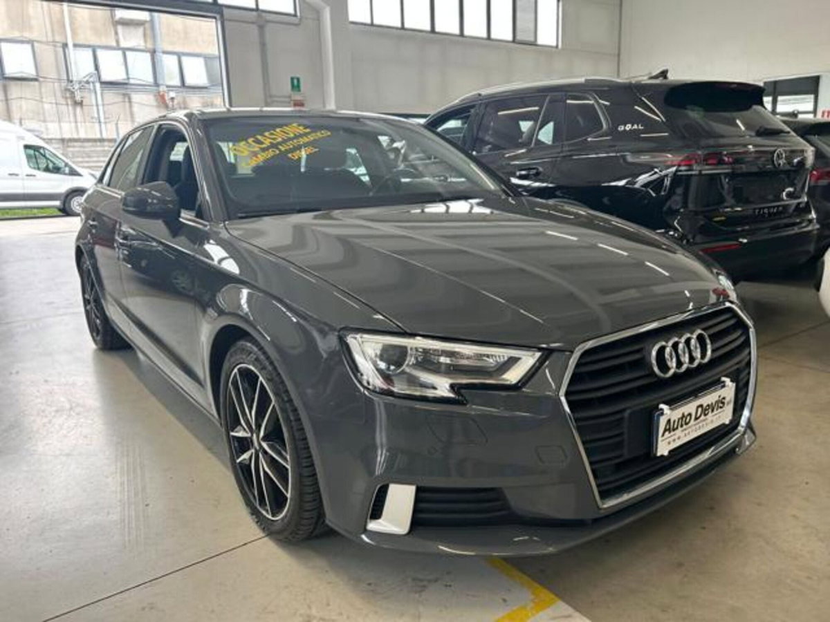 Audi A3 1.6 TDI 116 CV S tronic Business (2)