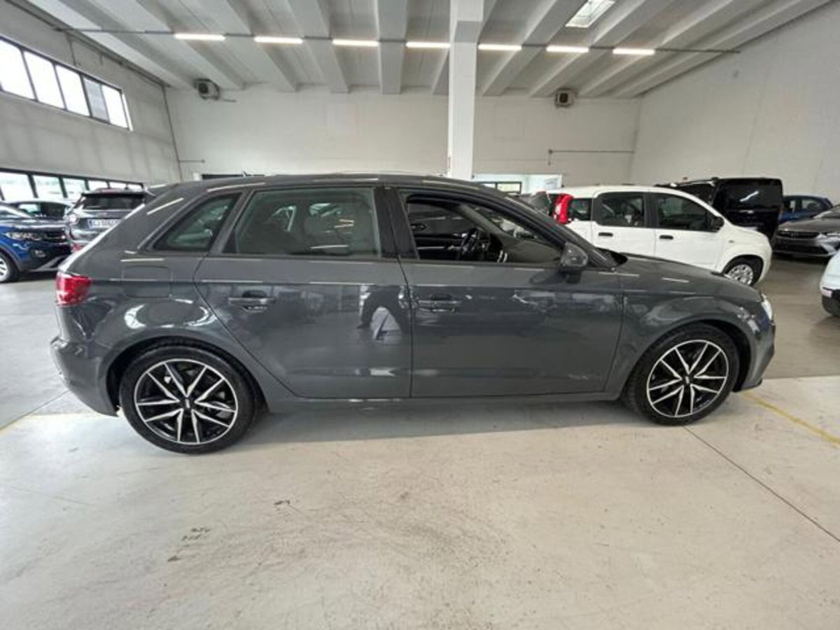 Audi A3 1.6 TDI 116 CV S tronic Business (4)