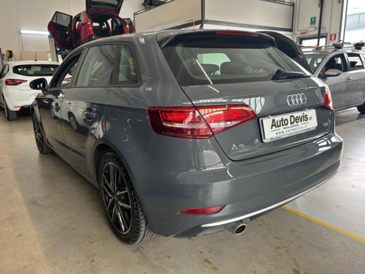Audi A3 1.6 TDI 116 CV S tronic Business (7)