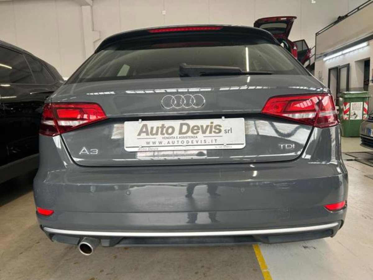 Audi A3 1.6 TDI 116 CV S tronic Business (8)