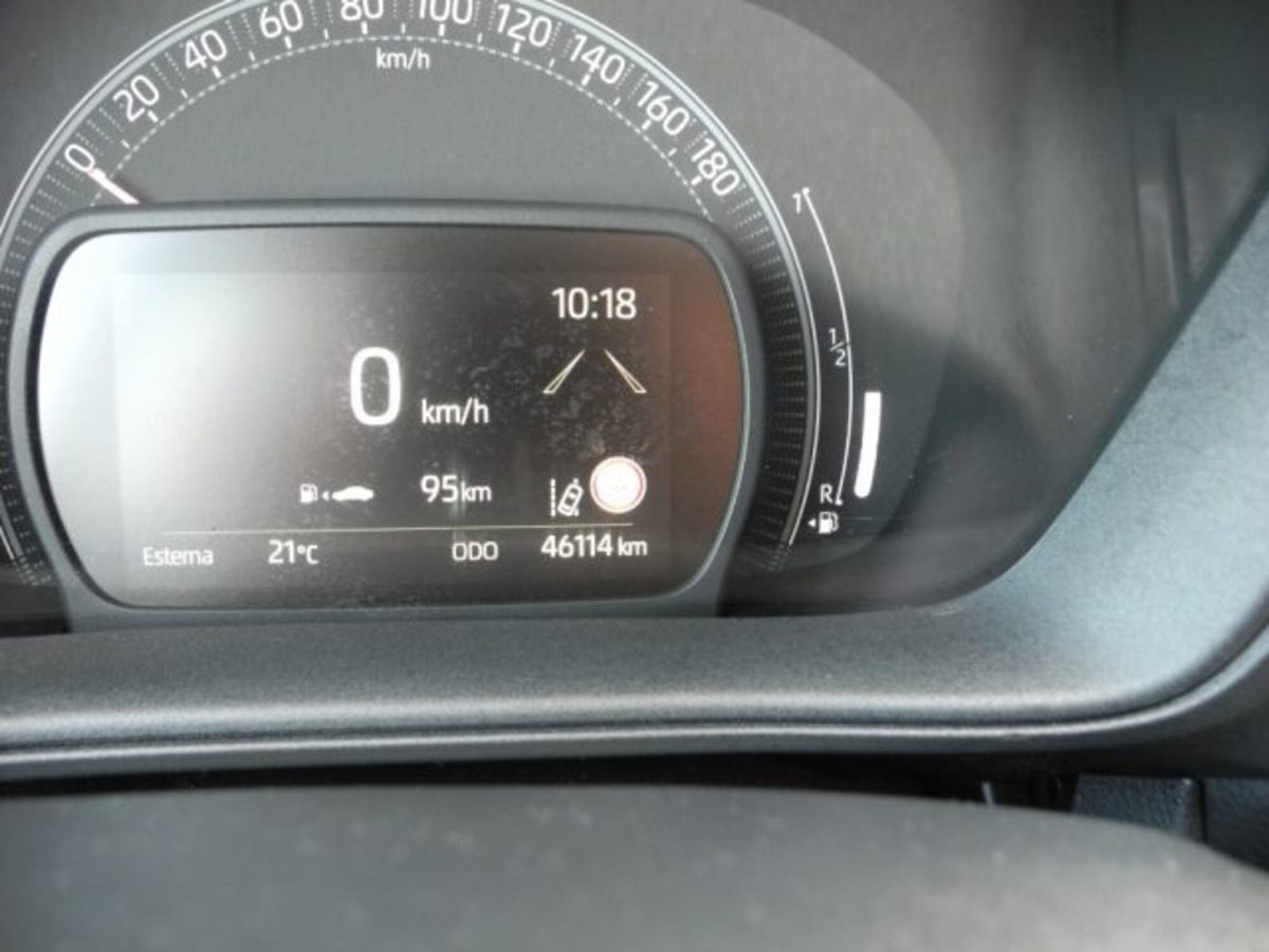 Toyota Aygo X 1.0 VVT-i 72 CV 5p. Undercover S-CVT (16)