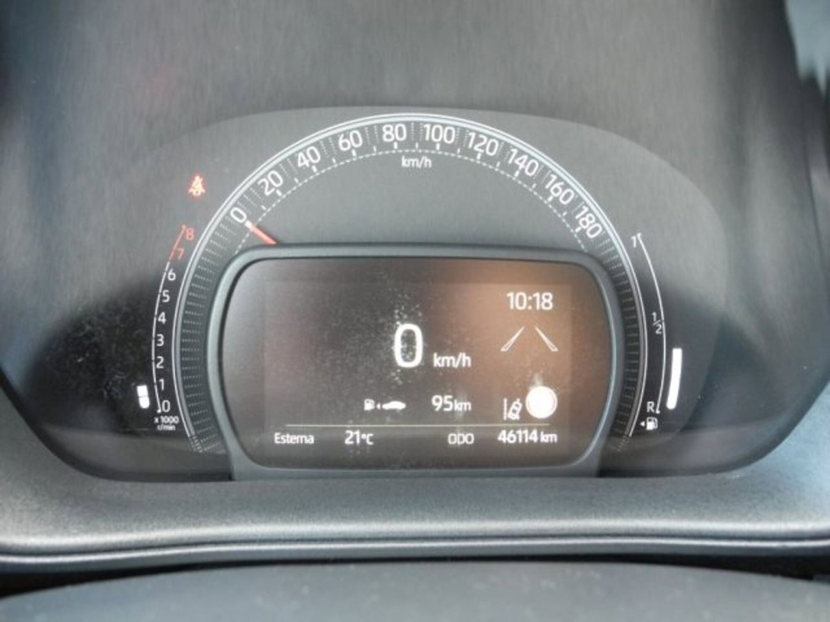 Toyota Aygo X 1.0 VVT-i 72 CV 5p. Undercover S-CVT (6)