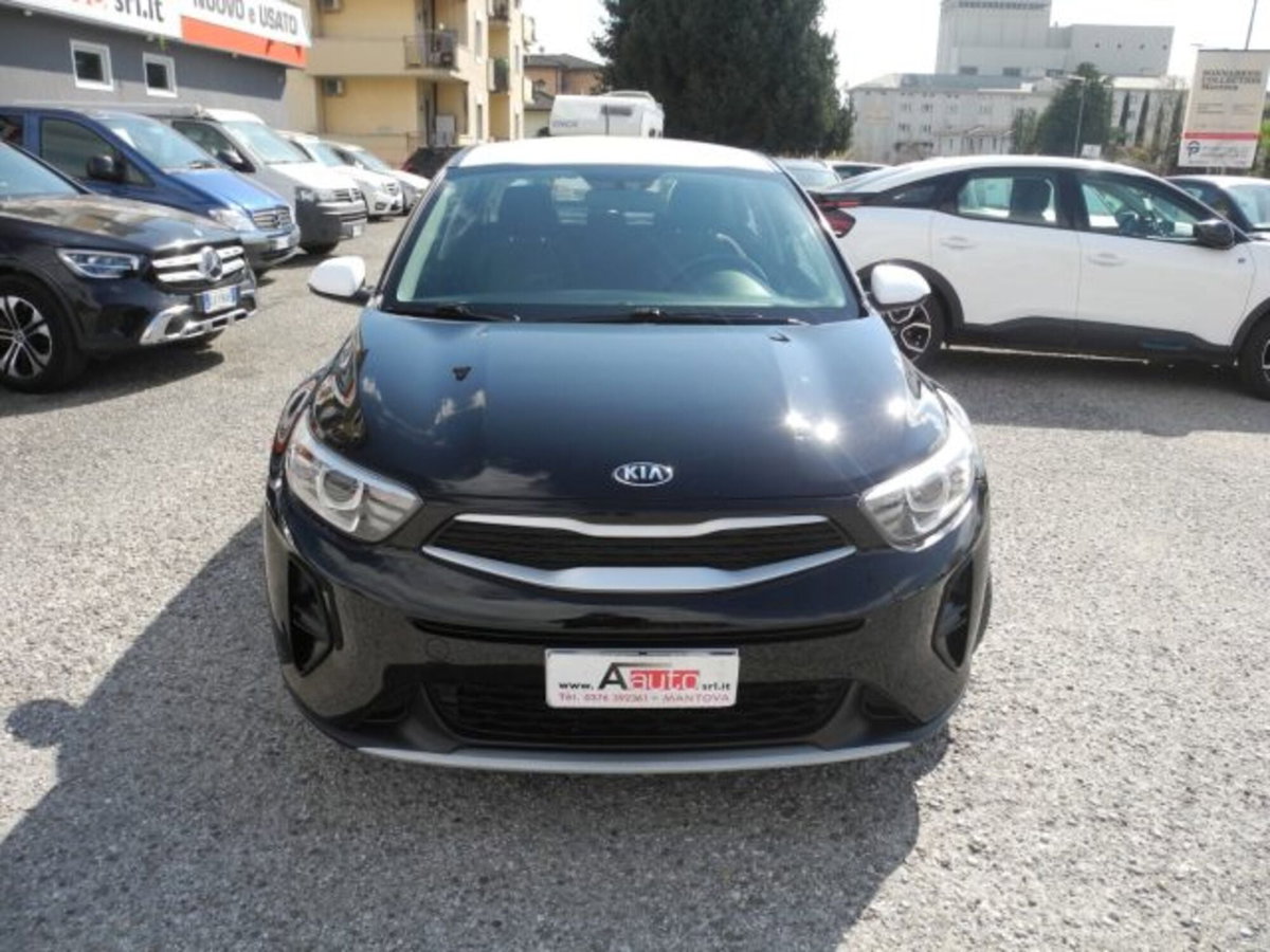 Kia Stonic 1.6 CRDi 110 CV Urban (3)