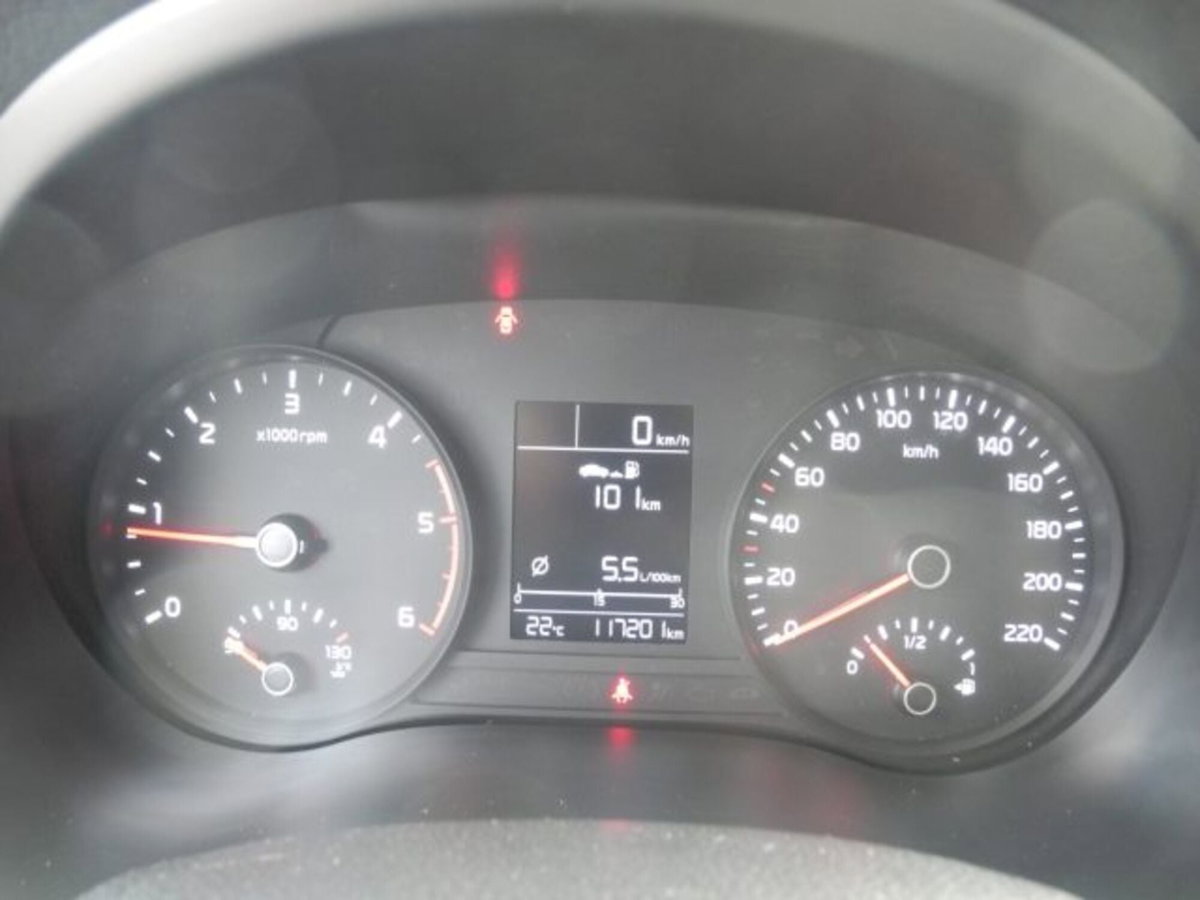 Kia Stonic 1.6 CRDi 110 CV Urban (6)