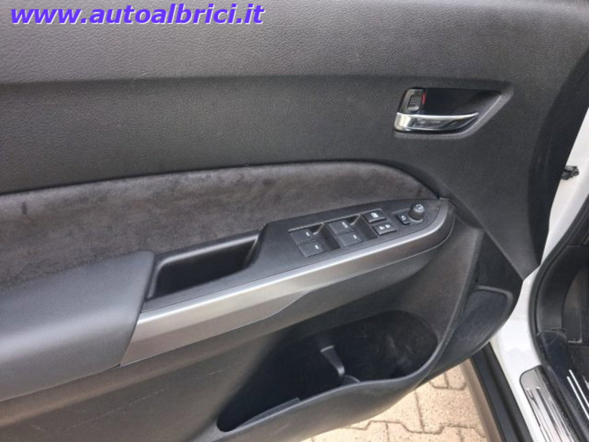 Suzuki Vitara 1.4 Hybrid Starview (13)