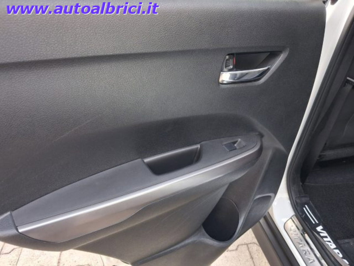 Suzuki Vitara 1.4 Hybrid Starview (17)