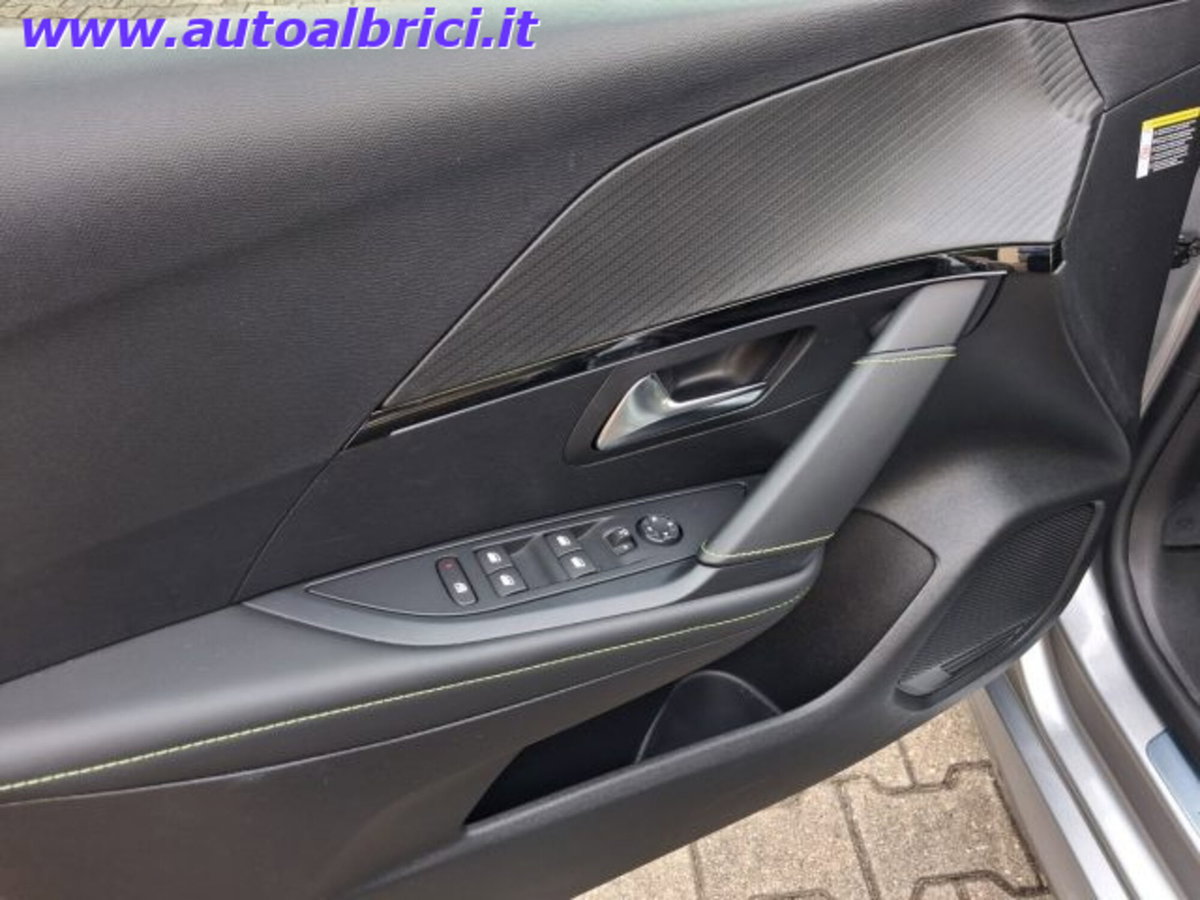 Peugeot 208 51 kWh GT (11)