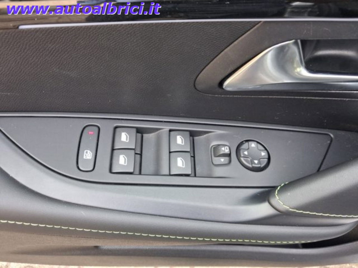 Peugeot 208 51 kWh GT (12)