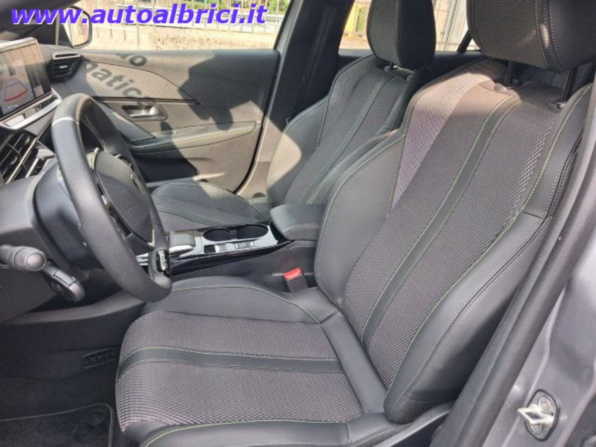 Peugeot 208 51 kWh GT (14)