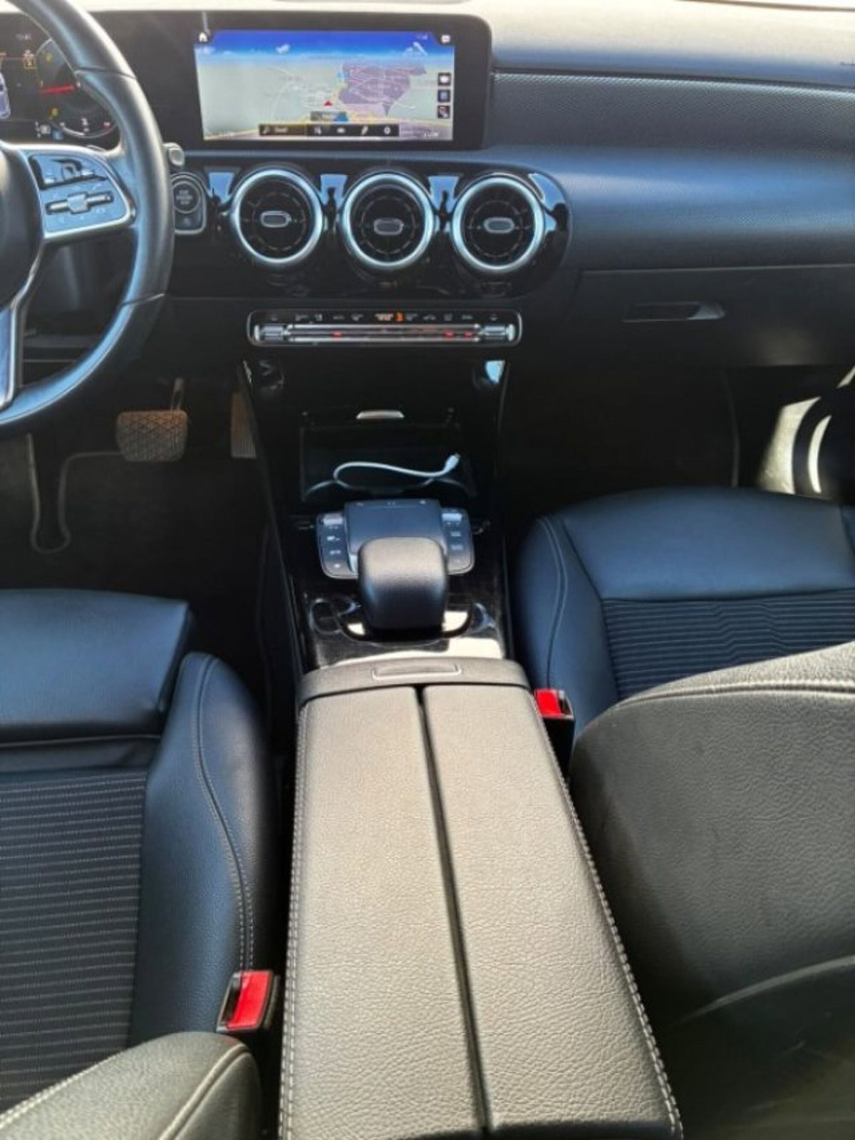 Mercedes-Benz Classe A Sedan 180 d Automatic 4p. Premium (10)