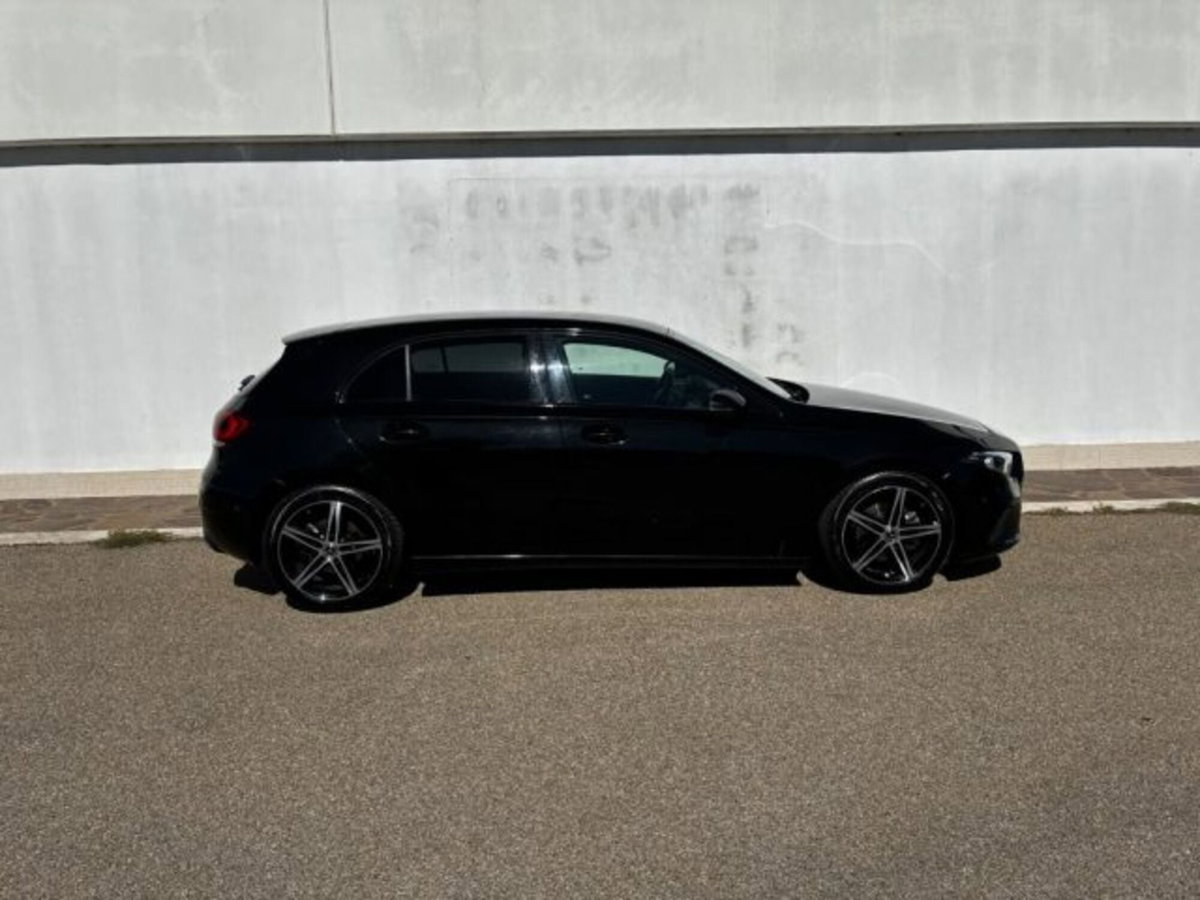 Mercedes-Benz Classe A Sedan 180 d Automatic 4p. Premium (3)