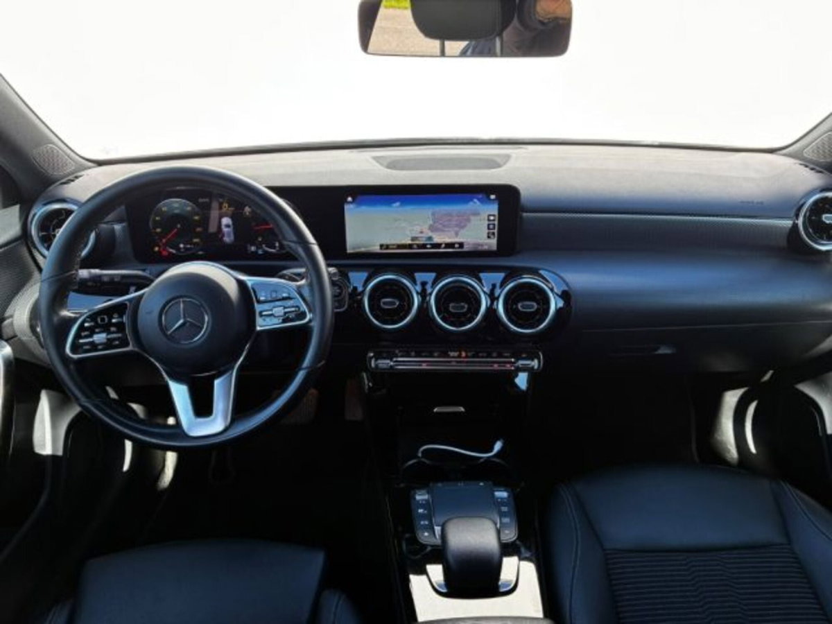 Mercedes-Benz Classe A Sedan 180 d Automatic 4p. Premium (9)