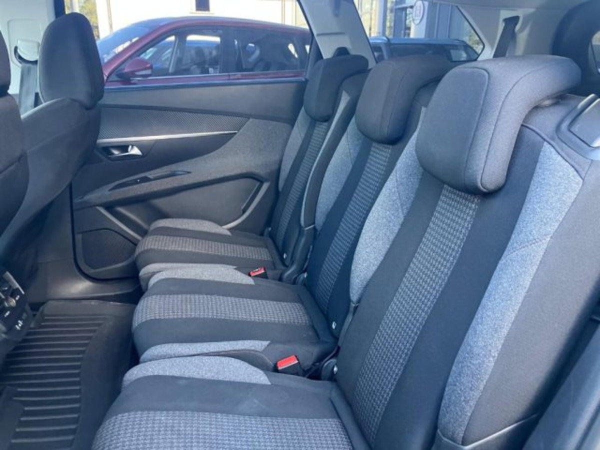 Peugeot 5008 BlueHDi 130 S&S EAT8 Allure (17)