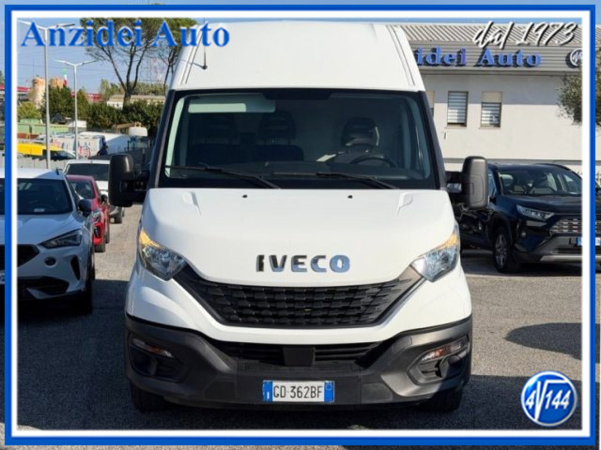 Iveco Daily Furgone 35S12DV CRV 2.3 HPT PLM-TM-DC 5p. Furgone (2)