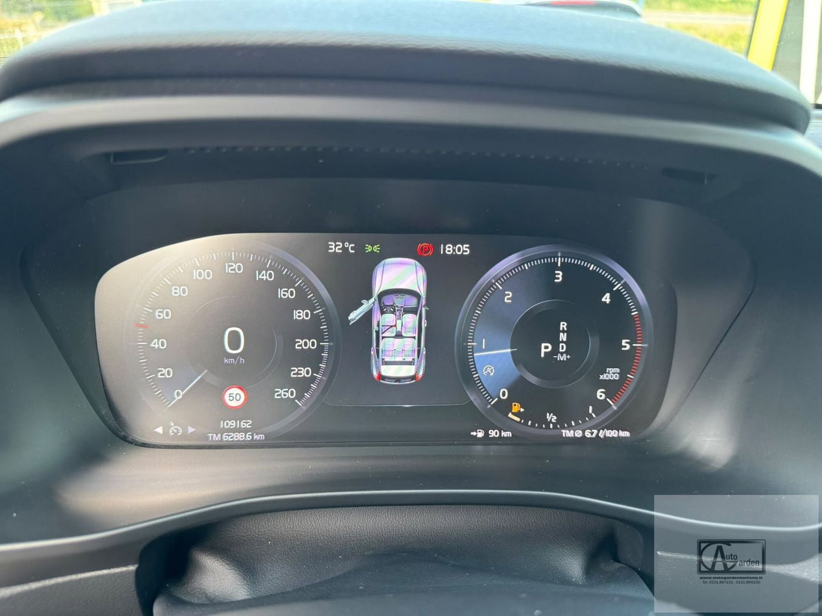 VOLVO Veicoli Commerciali XC40 XC40 N1 2.0 D3 R-Design my21 (8)