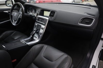 Volvo V60 D6 Twin Engine Geartronic Summum (10)