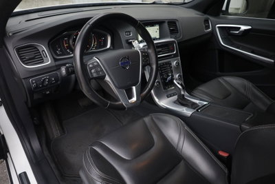 Volvo V60 D6 Twin Engine Geartronic Summum (16)