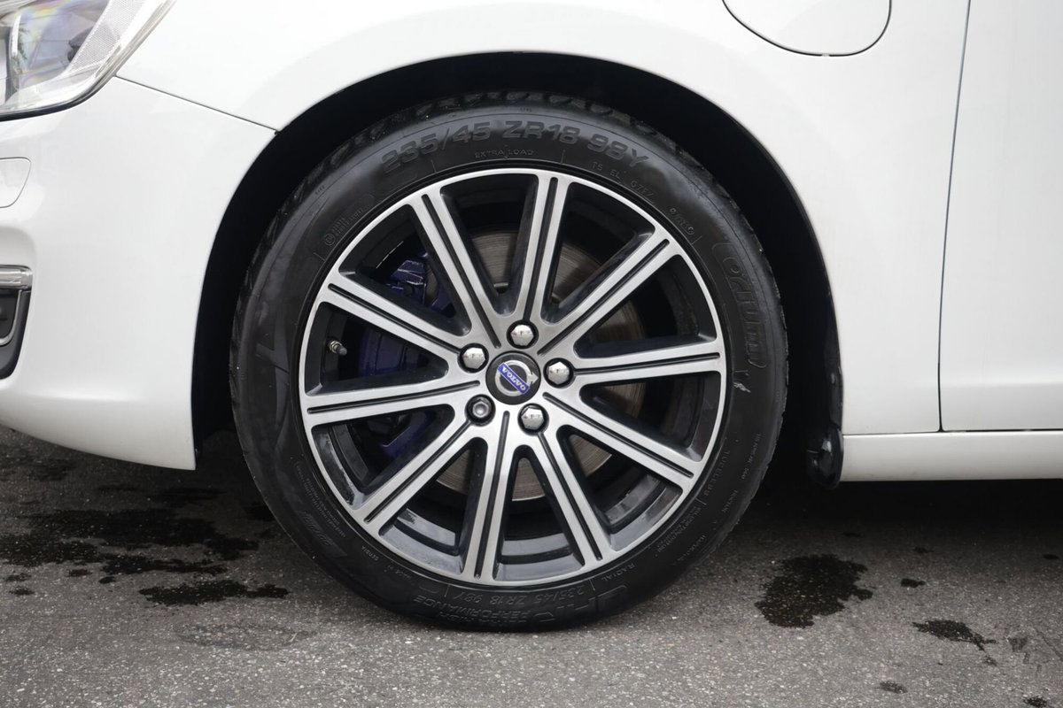 Volvo V60 D6 Twin Engine Geartronic Summum (7)