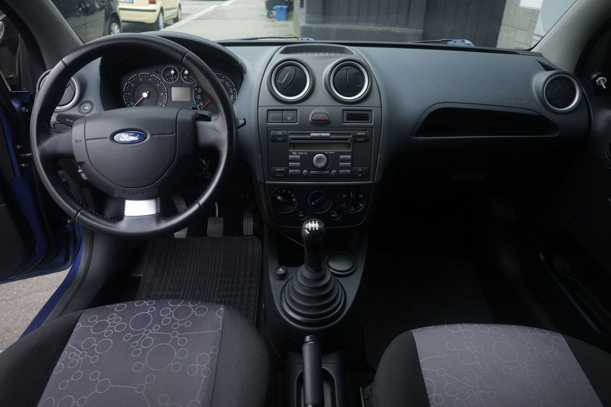 Ford Fiesta 1.2 16V 5p. Clever (2)