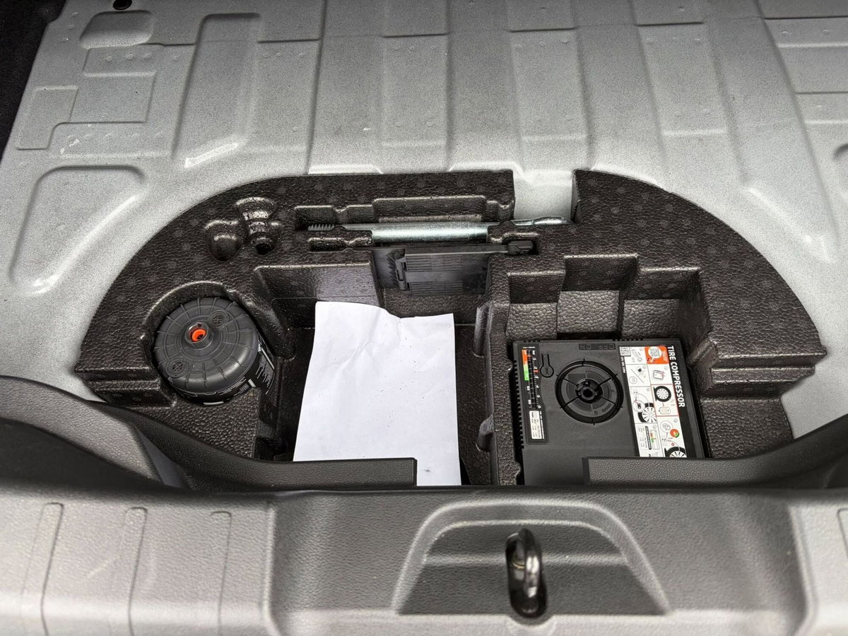 Jeep Avenger full-electric Summit fwd 156cv auto (6)