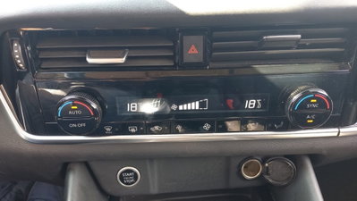 Nissan Qashqai 1.3 mhev N-Connecta 2wd 140cv (9)