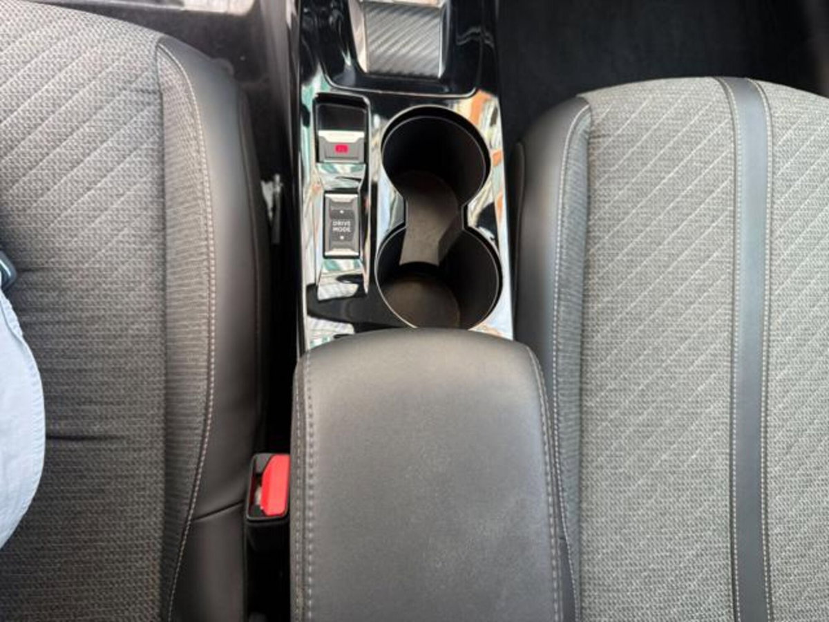 Peugeot 208 1.2 hybrid Active 100cv e-dcs 6 (19)