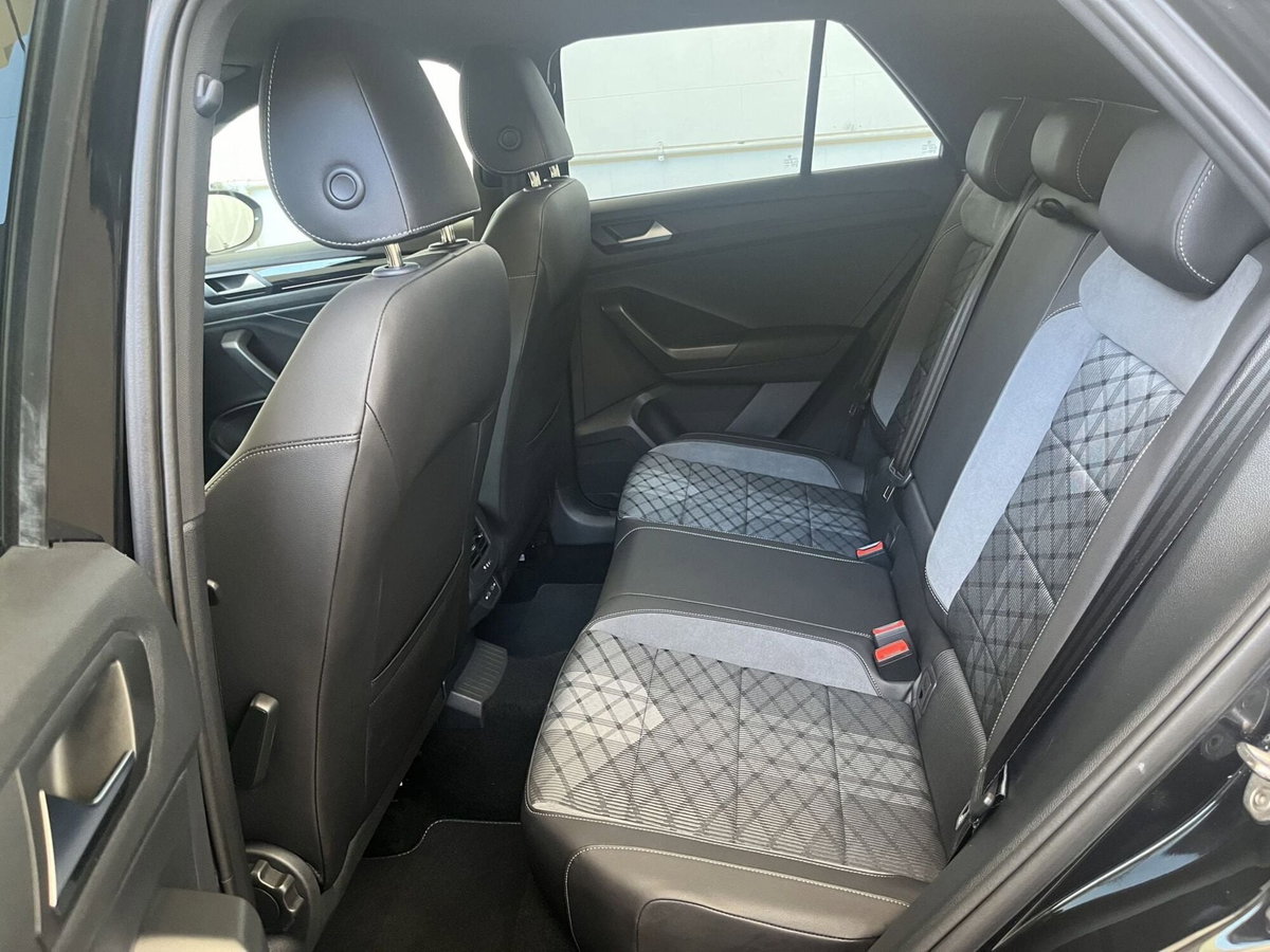 Volkswagen T-Roc 1.0 TSI R-Line (9)
