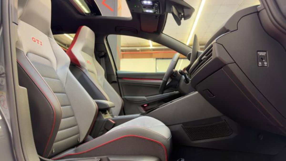 Volkswagen Golf 2.0 tsi GTI 265cv dsg (11)