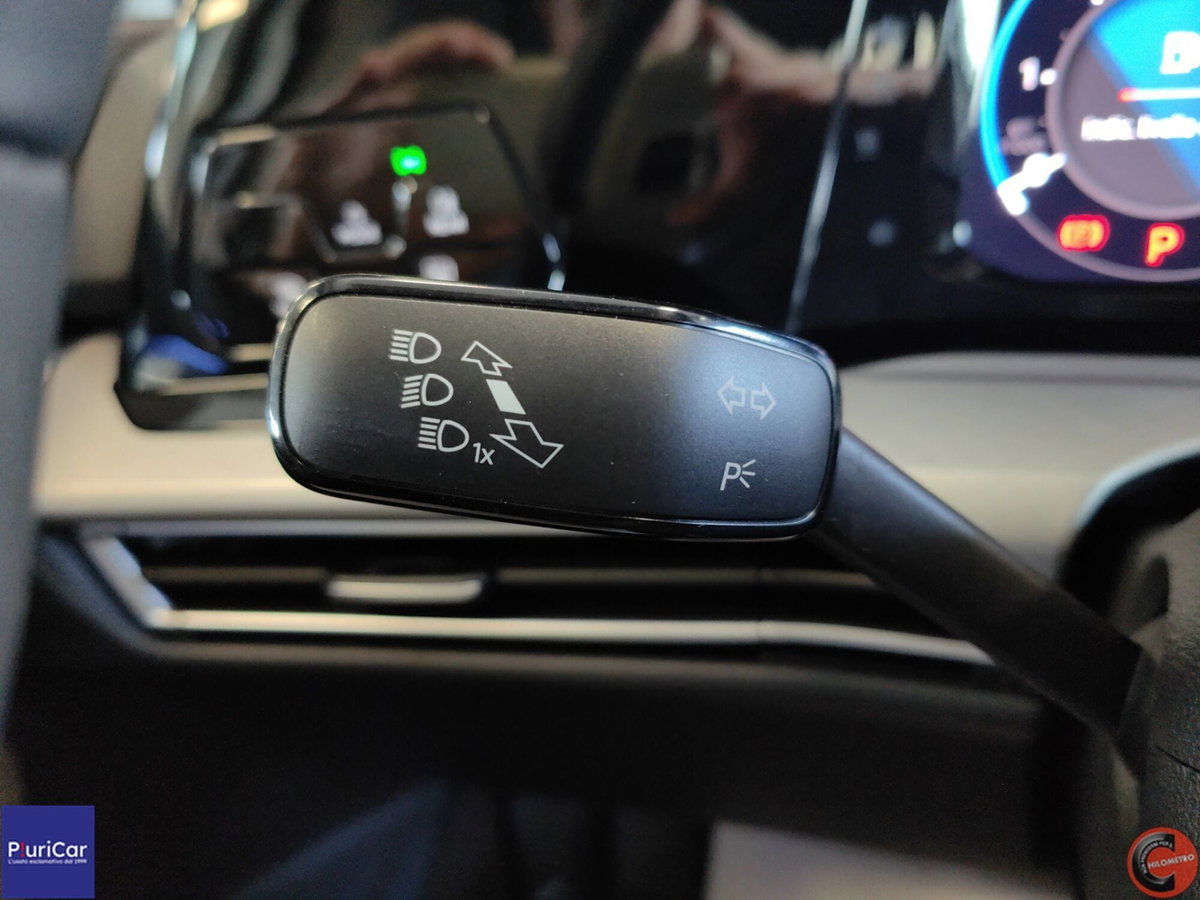 Volkswagen Golf 2.0 TDI DSG SCR Style (19)