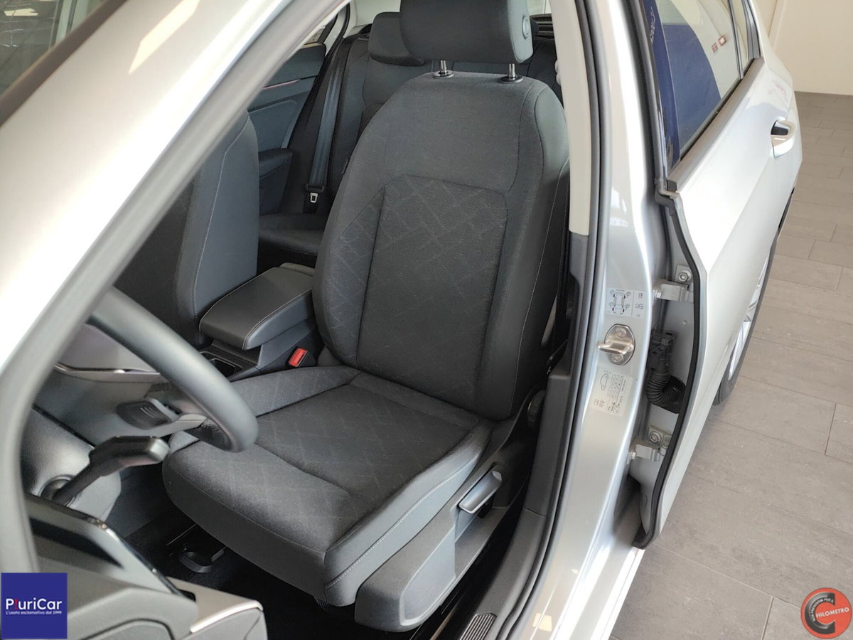 Volkswagen Golf 2.0 TDI DSG SCR Style (4)