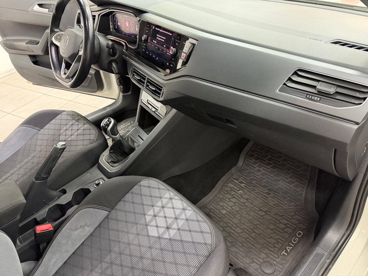 Volkswagen Taigo 1.0 TSI 110 CV R-Line (10)