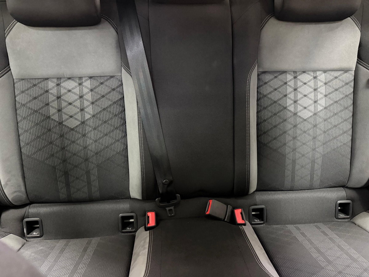 Volkswagen Taigo 1.0 TSI 110 CV R-Line (12)