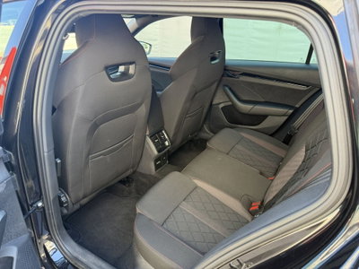 Skoda Octavia Station Wagon 2.0 TDI EVO SCR 200 CV DSG 4x4 Wagon RS (14)