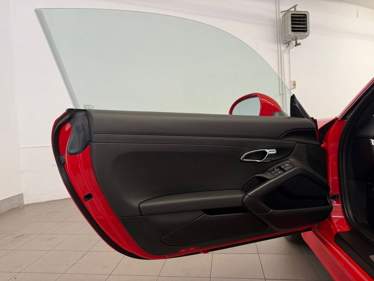 Porsche Cayman 2.7 (15)