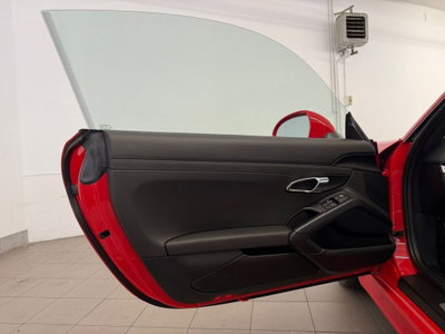 Porsche Cayman 2.7 (15)