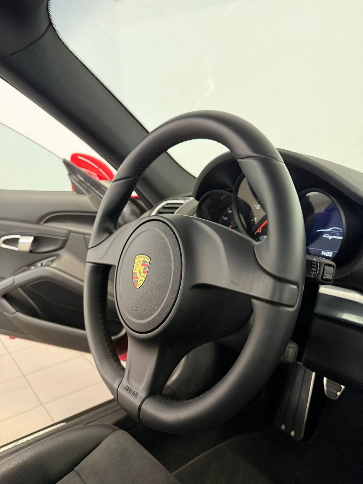 Porsche Cayman 2.7 (9)