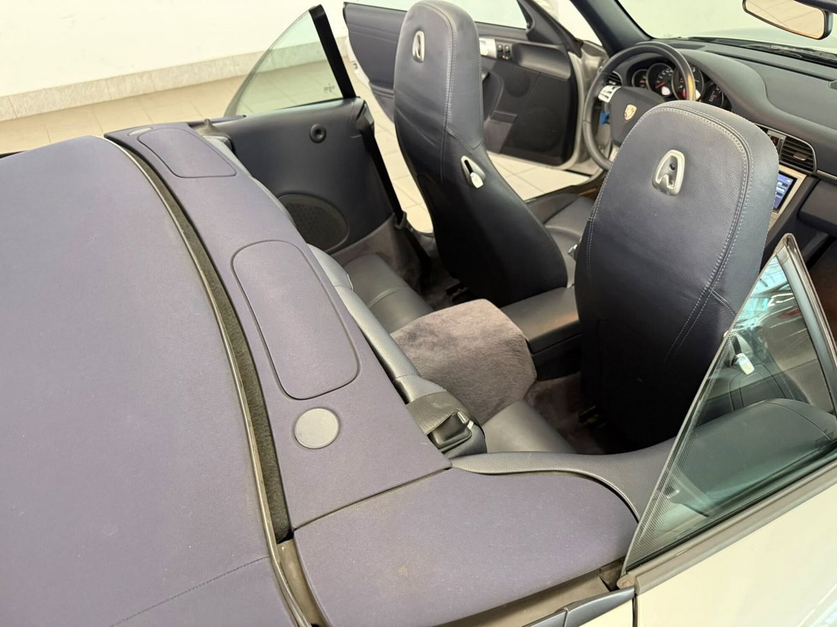 Porsche 911 Cabrio Carrera 4 (11)